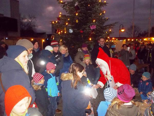 Bild vergr&ouml;&szlig;ern: Weihnachtsmarkt M&ouml;nkeberg 1
