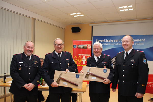 Bild vergr&ouml;&szlig;ern: Feuerwehrehrungen 1