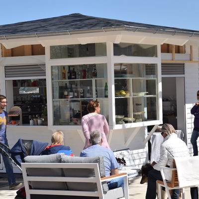 Bild vergr&ouml;&szlig;ern: Auch das neue Sommerhaus der Zantopps war am Weltfischbrötchentag geöffnet.