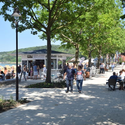 Bild vergr&ouml;&szlig;ern: Die Promenade hier mit Zantopps Sommerhaus.