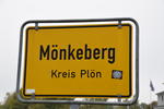 Bild vergr&ouml;&szlig;ern: Mönkeberg Ortsschild