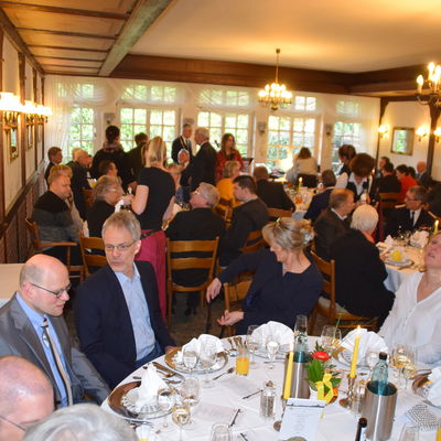 Bild vergr&ouml;&szlig;ern: Blick in den Festsaal in Arps Gasthof.