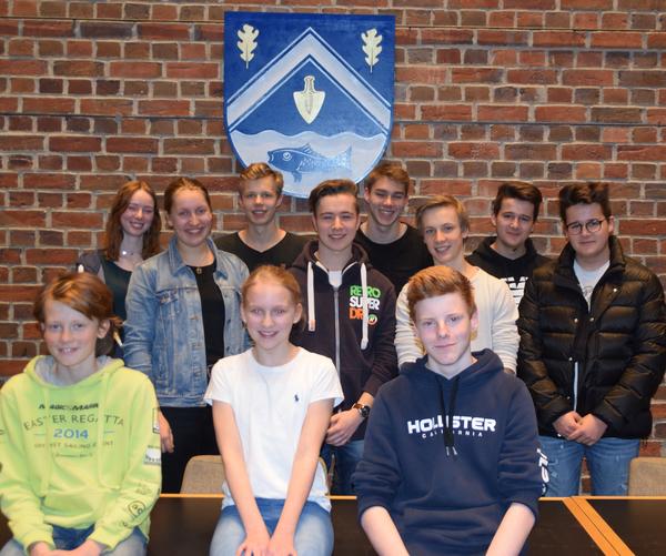 Bild vergr&ouml;&szlig;ern: Dieses Foto zeigt die ersten aktiven Gründungsmitglieder des Kinder- und Jugendbeirates vor den Vorstandswahlen.