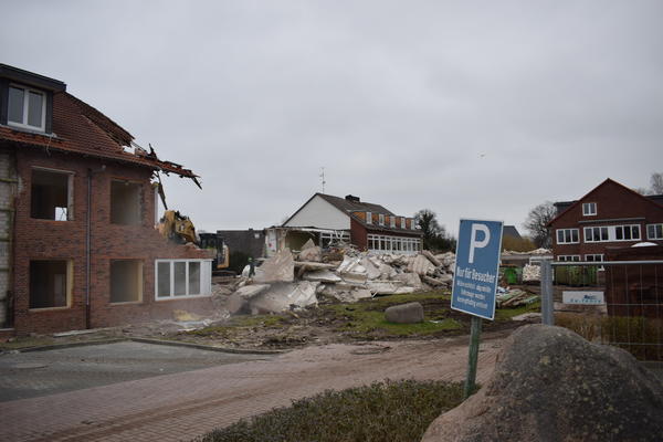 Bild vergr&ouml;&szlig;ern: Abriss Altenheim Heikendorf