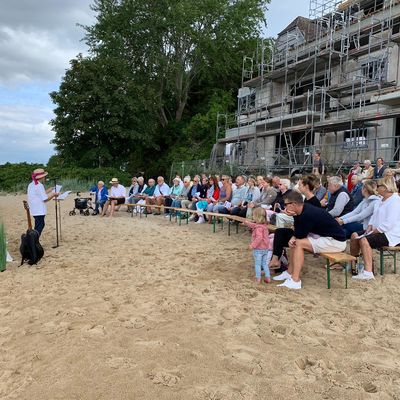 Bild vergr&ouml;&szlig;ern: Strand-Gottesdienst in Mönkeberg