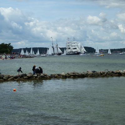 Bild vergr&ouml;&szlig;ern: Blick auf Windjammer Heikendorf-Möltenort