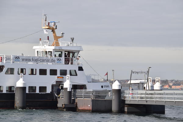 Die Schlepp- und Fährgesellschaft Kiel fährt Mönkeberg mit ihren Fördeschiffen wieder an.