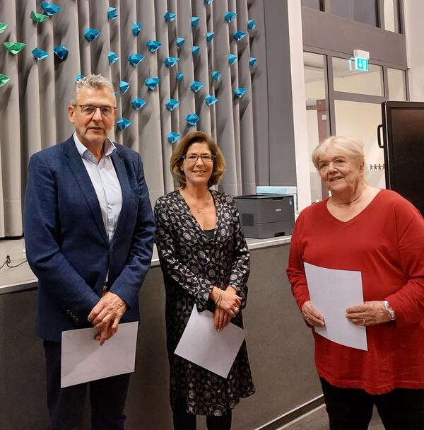 Bild vergr&ouml;&szlig;ern: Die stellvertretenden Bürgermeister/innnen Hans-Herbert Pohl, Nicola Specker und Elke Wohlert.