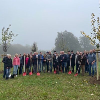 Bild vergr&ouml;&szlig;ern: Pflanzung Heikendorf 2022