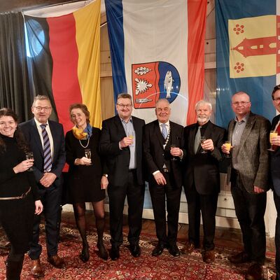 Neujahrsempfang 2023 in Schönkirchen mit v.l. Juliane Bohrer, Hans-Herbert Pohl, Hilla Mersmann, Kai Bellstedt,Gerd Radisch, Ernst-Peter Schütt, Dr. Kristian Klinck und André Jagusch. 
