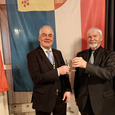 Bild vergr&ouml;&szlig;ern: Bürgermeister Gerd Radisch und Bürgervorsteher Ernst Peter Schütt.