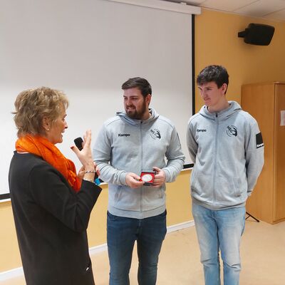 Bild vergr&ouml;&szlig;ern: Ehrung Handball A-Jugend (1)