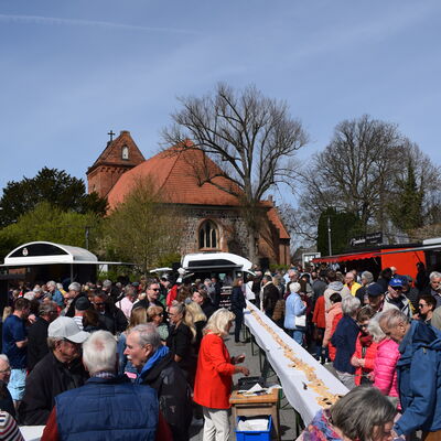 Bild vergr&ouml;&szlig;ern: Der 25 Meter lange Maikringel in Schönkirchen.