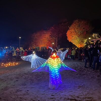 Bild vergr&ouml;&szlig;ern: LED-Engel Mönkeberger Strand