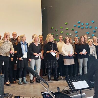 Bild vergr&ouml;&szlig;ern: Der Gospelchor der freikirchlichen Gemeinde Heikendorf.