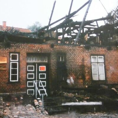 Löscharbeiten am 25.August1995 und einen Tag nach dem Brand 2