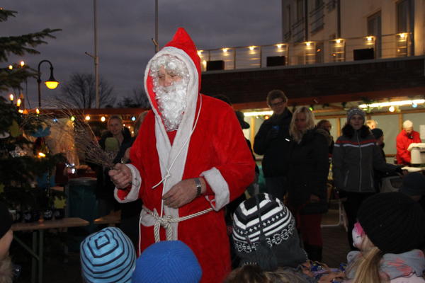 Bild vergr&ouml;&szlig;ern: Mönkeberger Weihnachtsmarkt